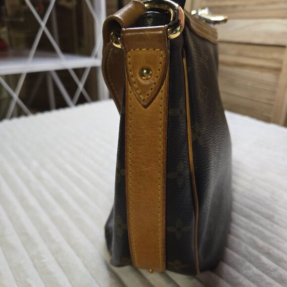 Louis Vuitton Tulum PM - Picture 8 of 14